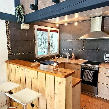 Maison Calme En Bord De Riviere Holiday home Guiche