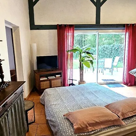 Maison Calme En Bord De Riviere Holiday home