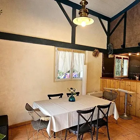 Prázdninový dům Maison Calme En Bord De Riviere *