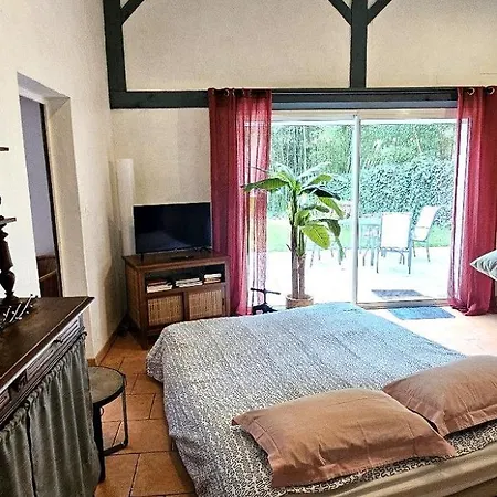 Maison Calme En Bord De Riviere * Guiche